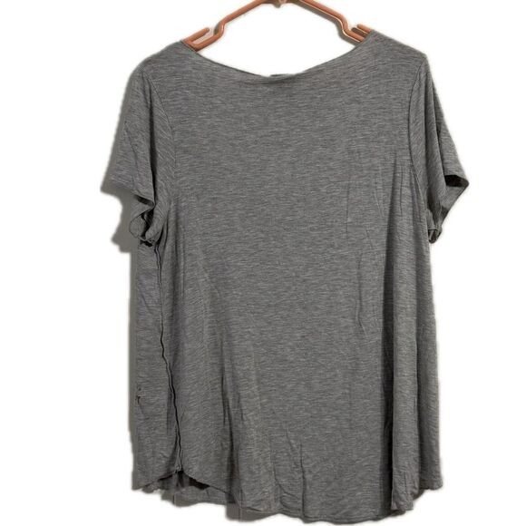 Torrid women’s size 00(10) I run on lipstick and sarcasm off shoulder shirt - Picture 3 of 5